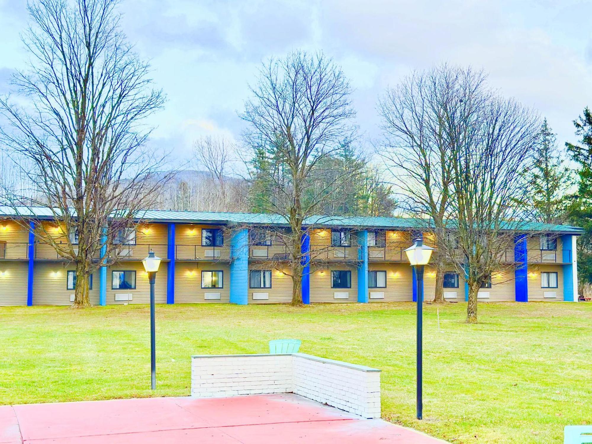 Days Inn By Wyndham Rutland/Killington Area Exterior foto