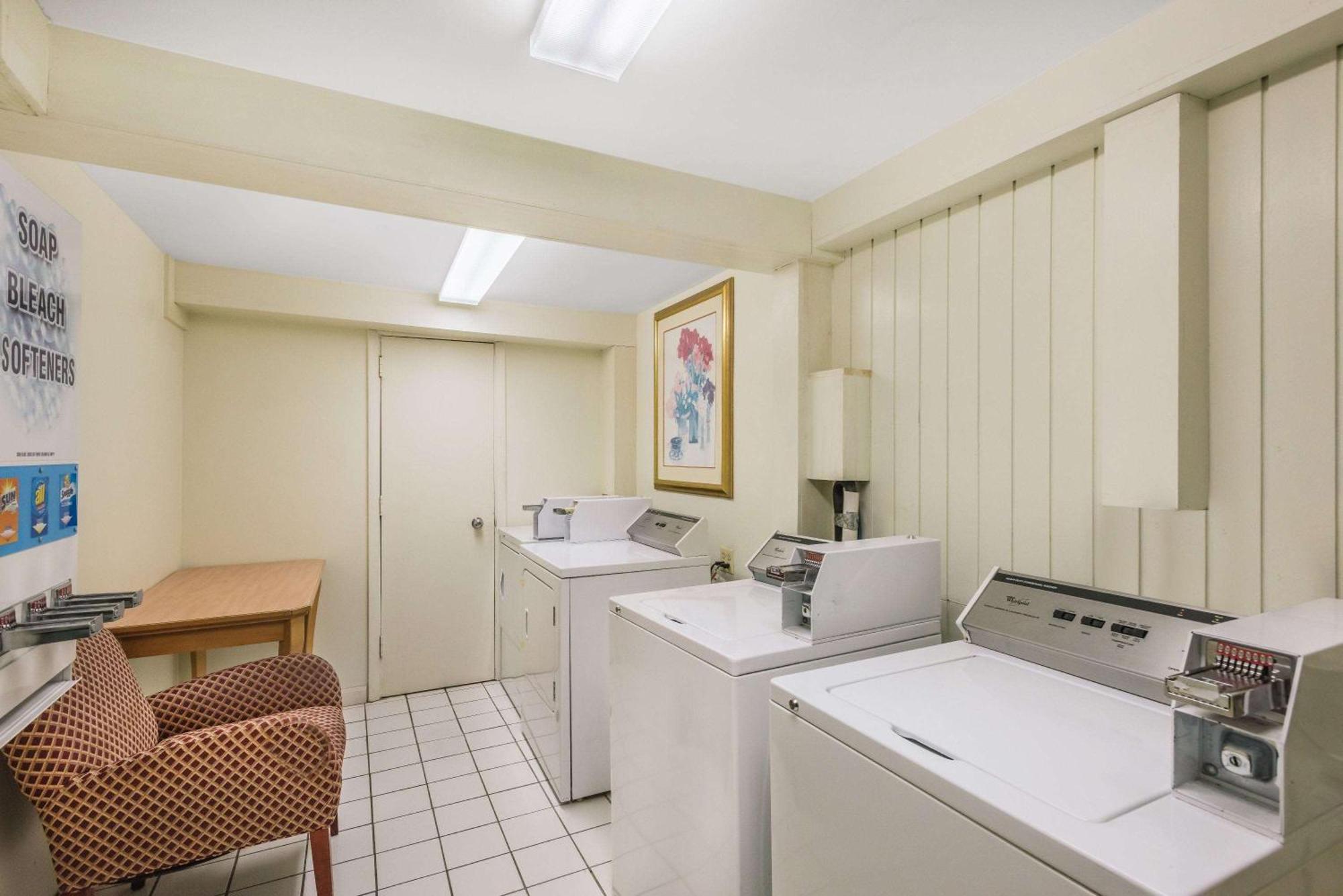 Days Inn By Wyndham Rutland/Killington Area Exterior foto