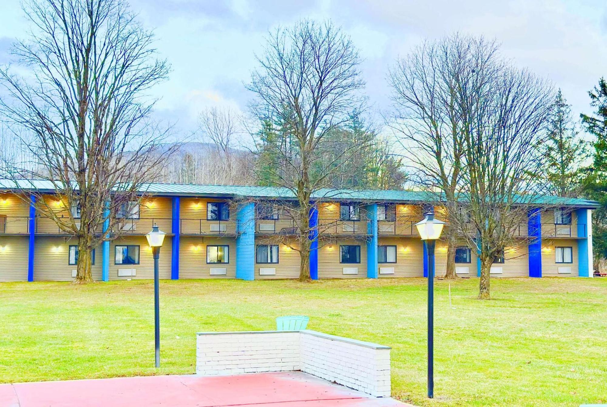Days Inn By Wyndham Rutland/Killington Area Exterior foto